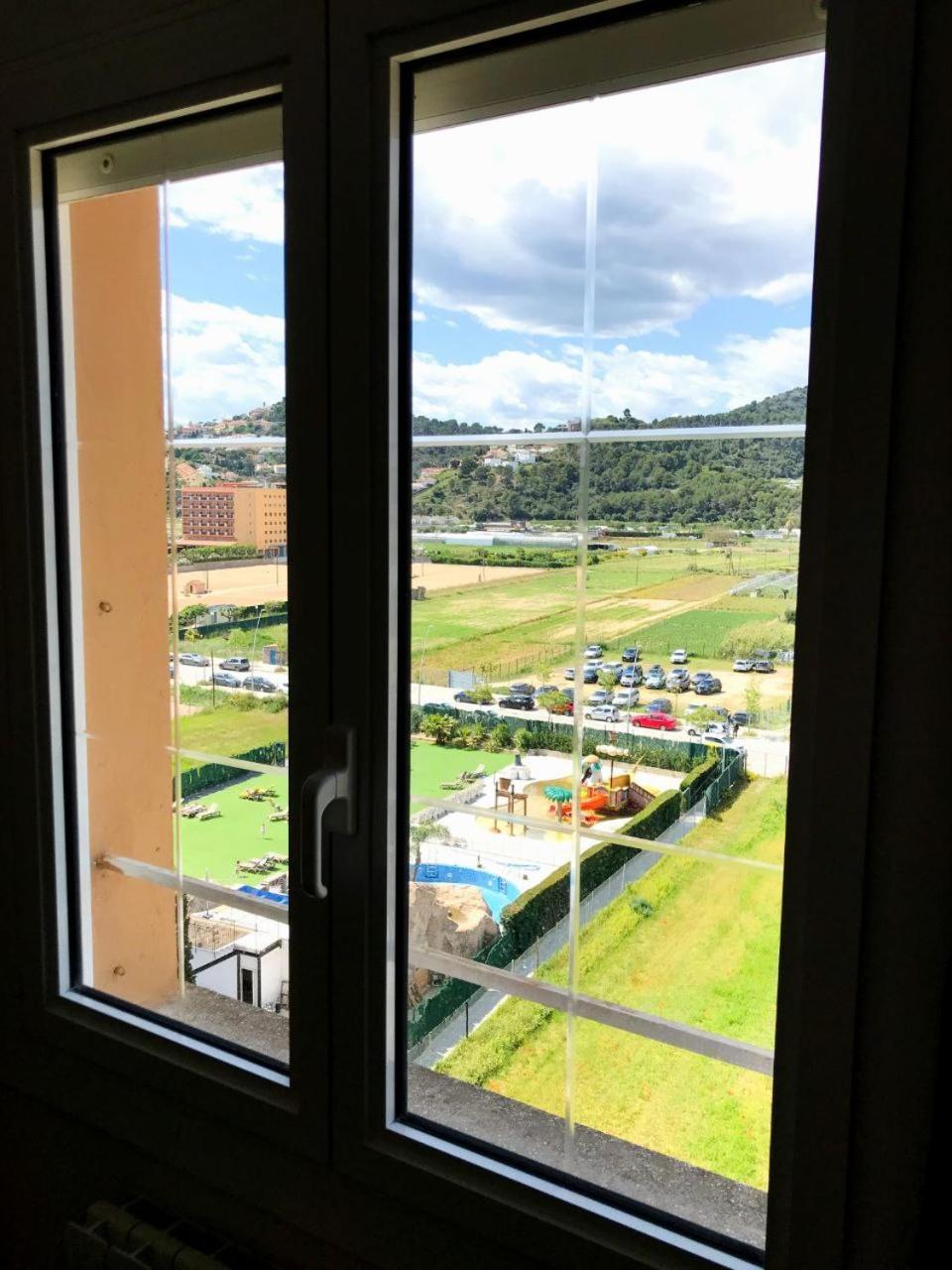 Sea View Apartments Malgrat de Mar Luaran gambar