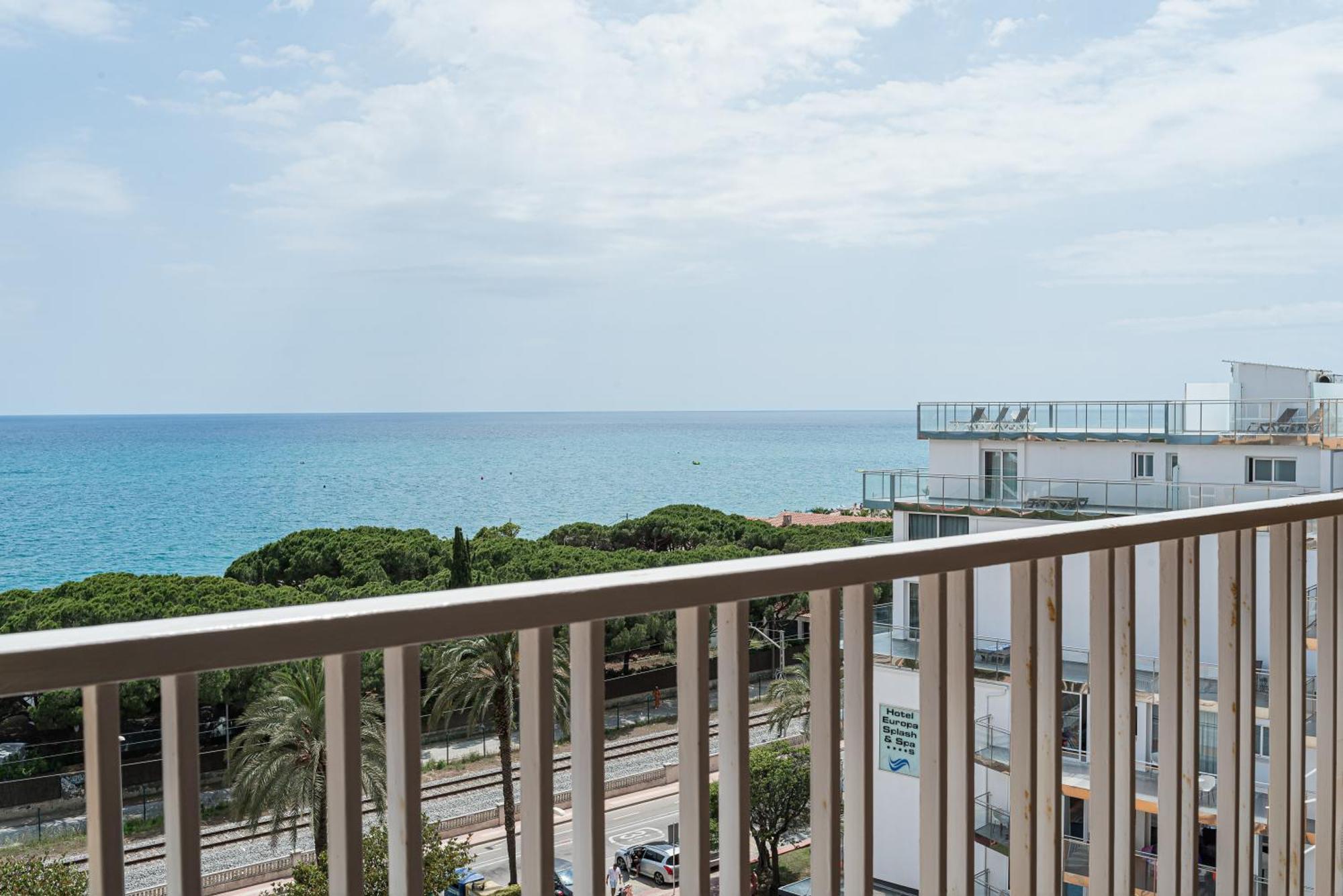 Sea View Apartments Malgrat de Mar Luaran gambar