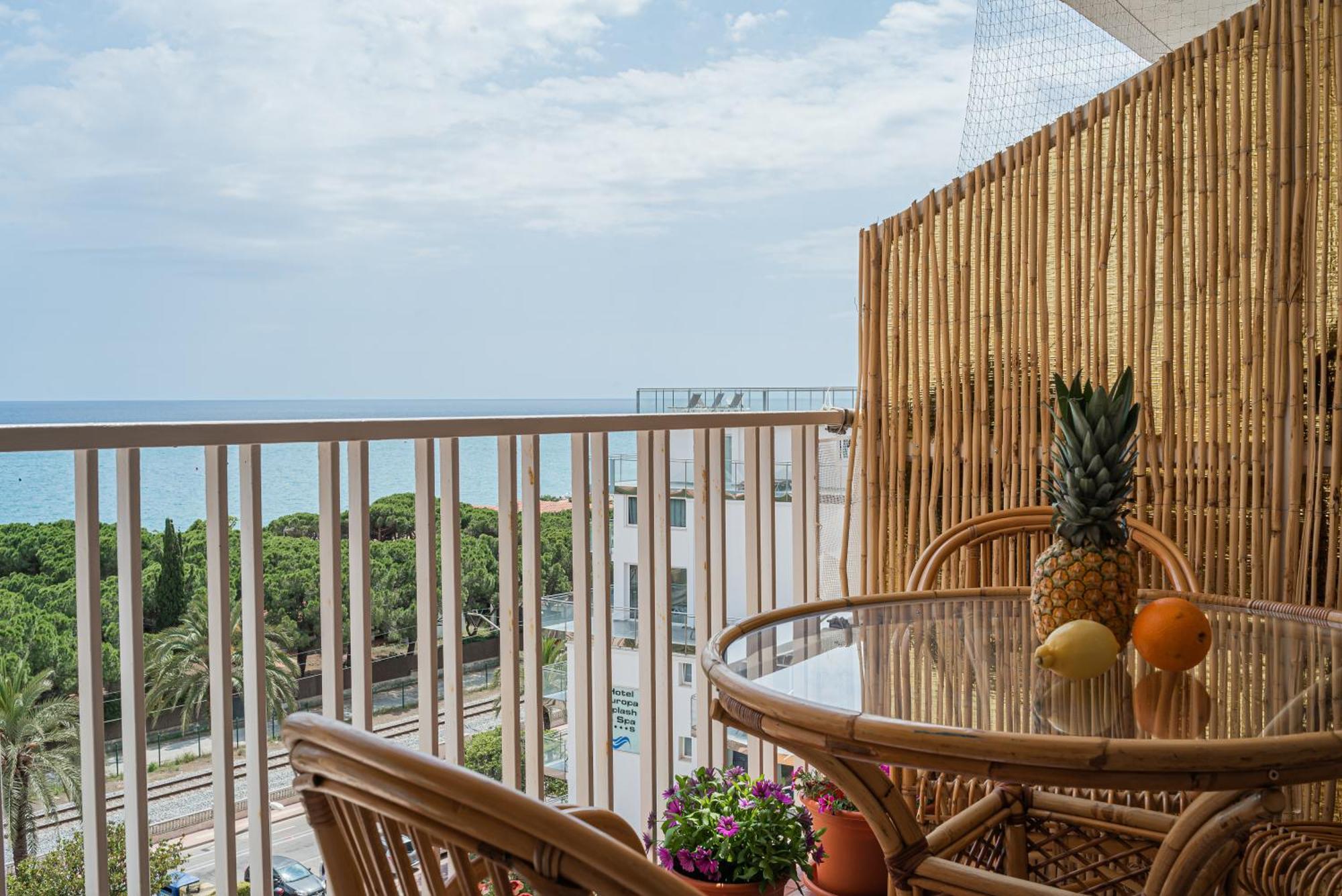 Sea View Apartments Malgrat de Mar Luaran gambar