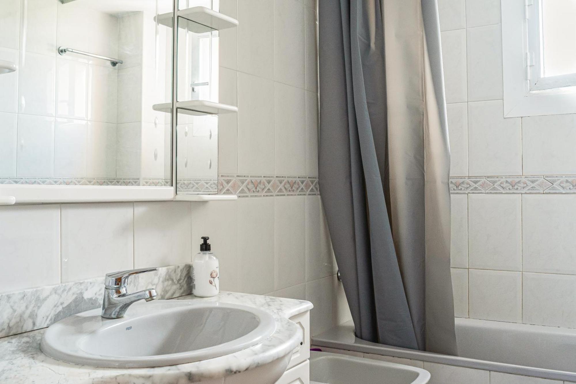 Sea View Apartments Malgrat de Mar Luaran gambar