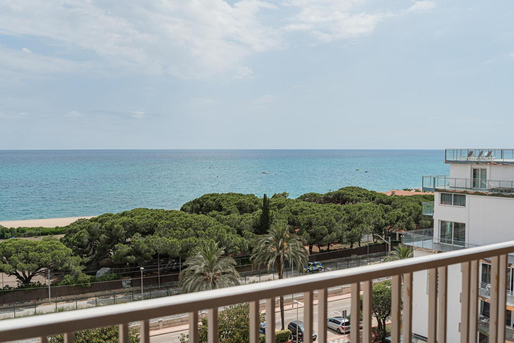 Sea View Apartments Malgrat de Mar Luaran gambar