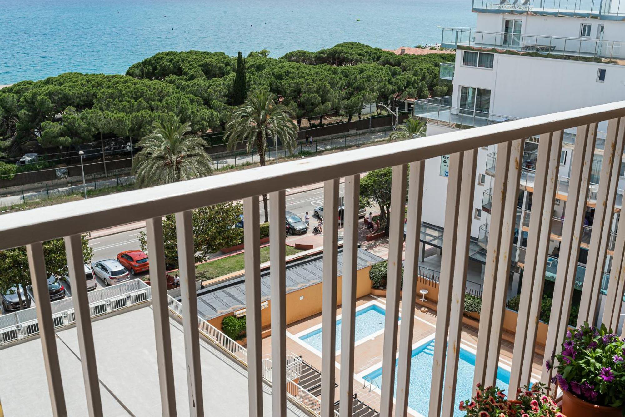Sea View Apartments Malgrat de Mar Luaran gambar